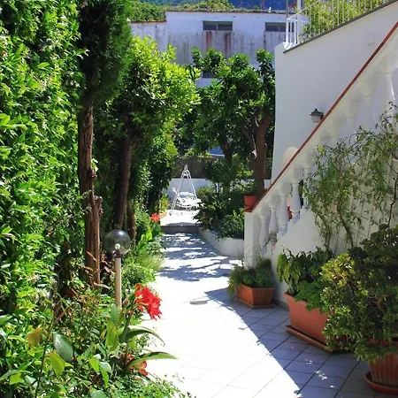 Casa Mazzella 2*