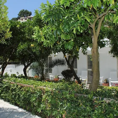 Casa Mazzella Готель