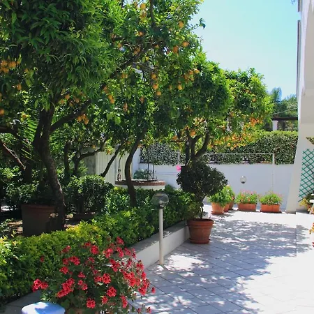 Готель Casa Mazzella 2*