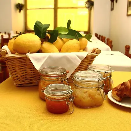 Готель Casa Mazzella 2*